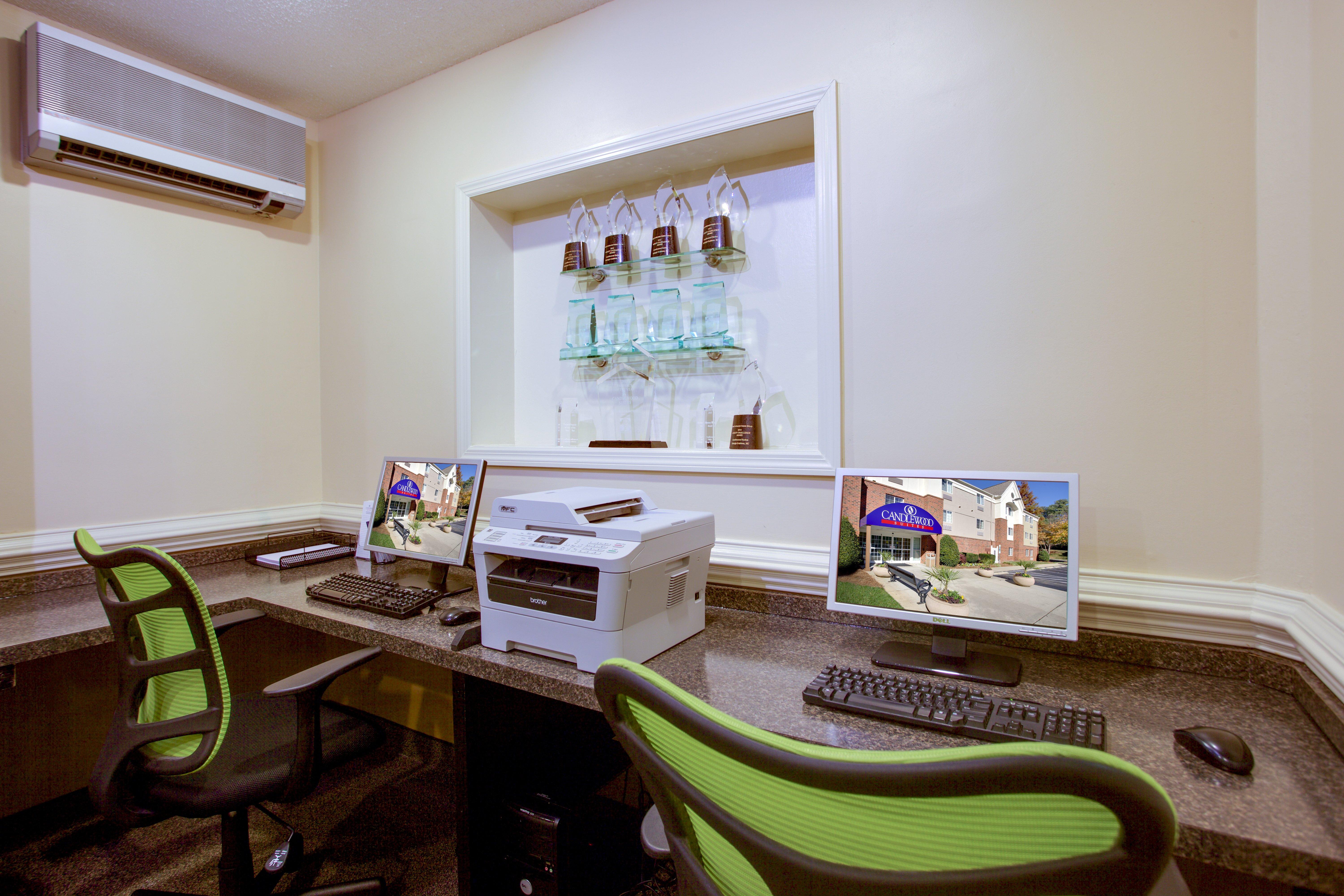 Candlewood Suites Raleigh Crabtree By Ihg Exteriör bild